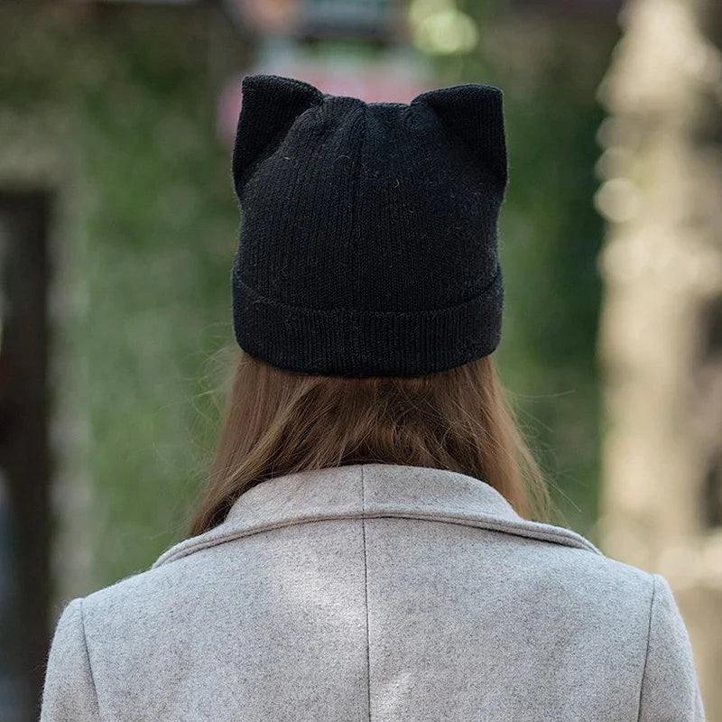 Elegante Schwarze Beanie-Mütze im Katzen-Look