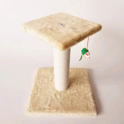 Katzenbaum mit Kratzpfosten und Spielzeugen